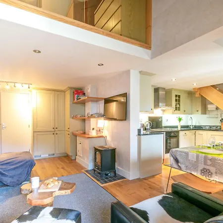 Appartement Duplex élégant à : Wifi, Parking Couvert, Proche Commodités Et Navette - Fr-1-694-61 Val-dʼIsère